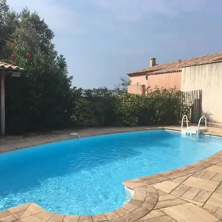 Avec Piscine Proche De La Вилла Пероль