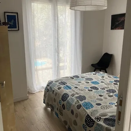 Avec Piscine Proche De La Villa Perols