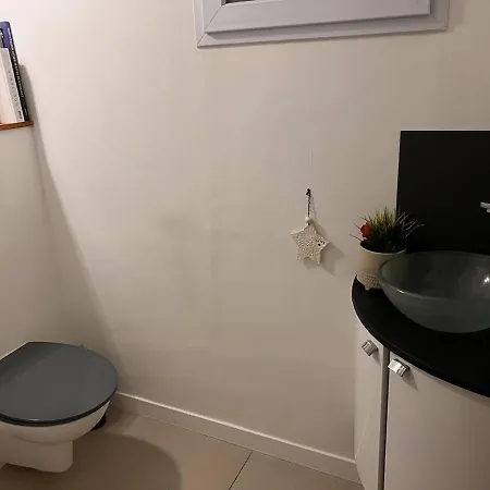 Avec Piscine Proche De La *