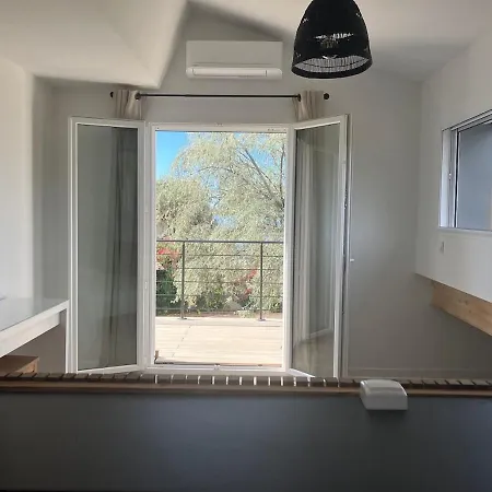 Avec Piscine Proche De La *