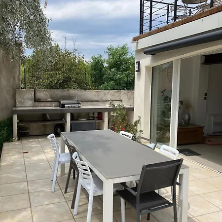 Villa Avec Piscine Proche De La