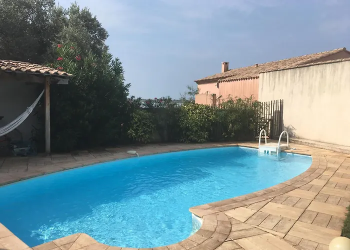 Avec Piscine Proche De La Вилла Пероль