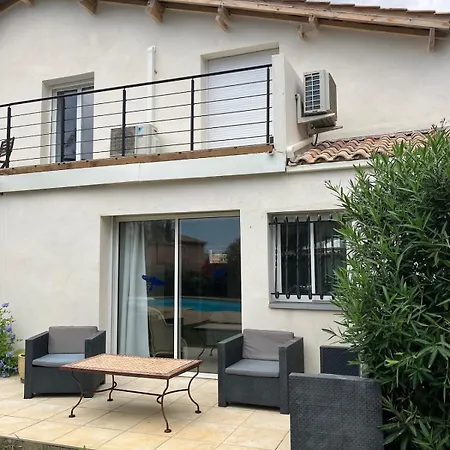 Avec Piscine Proche De La *