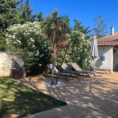 Avec Piscine Proche De La Villa *