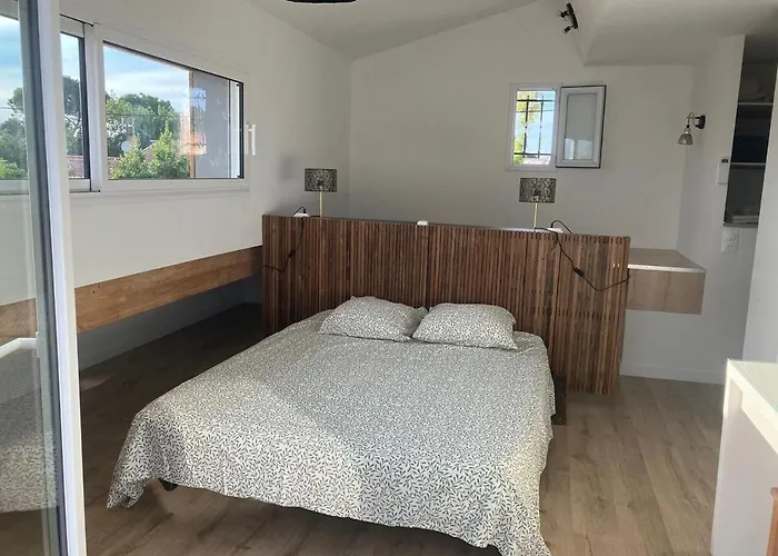 Avec Piscine Proche De La * Perols